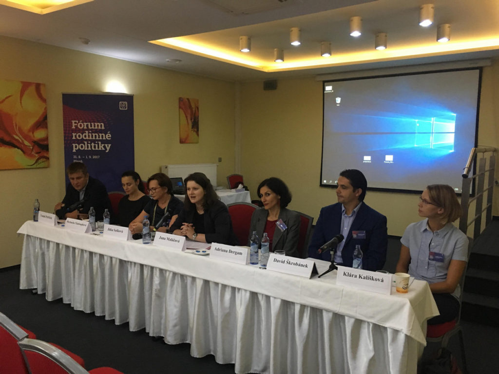Fórum rodinné politiky Plzeň – Workshop Ženy (a muži!) s dětmi na trhu práce; překážka nebo výhoda?